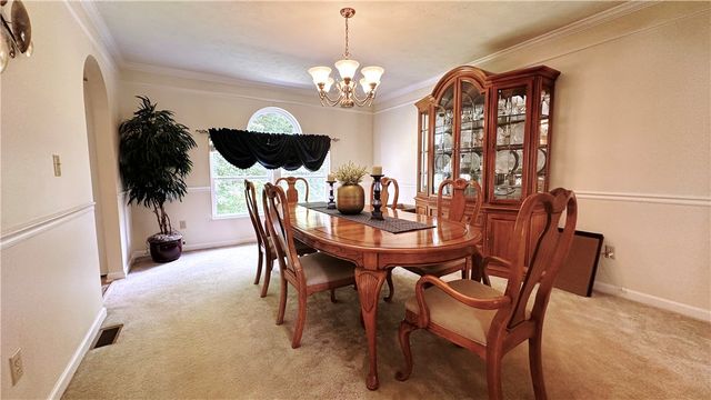 440 Chapeldale Dr, Upper Burrell, PA 15613