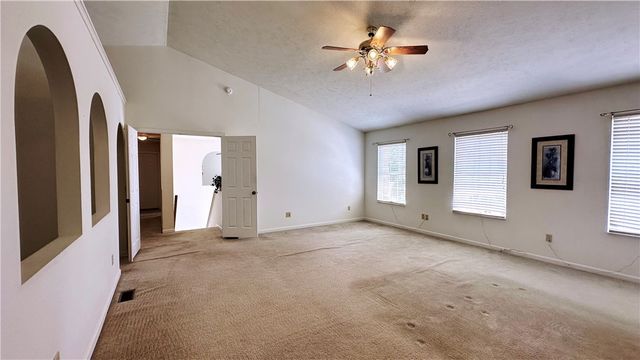 440 Chapeldale Dr, Upper Burrell, PA 15613