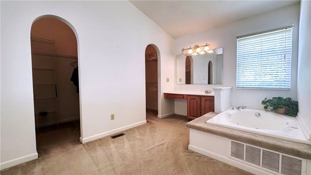 440 Chapeldale Dr, Upper Burrell, PA 15613