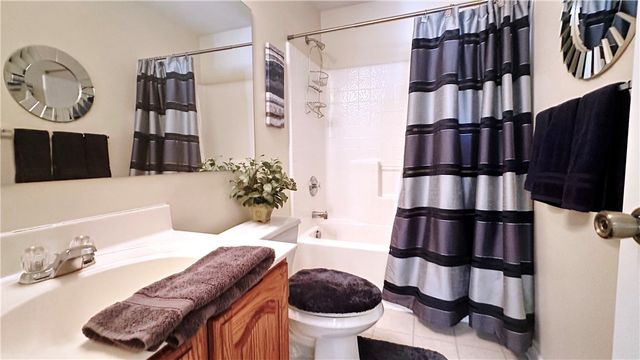 440 Chapeldale Dr, Upper Burrell, PA 15613