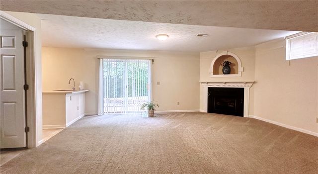 440 Chapeldale Dr, Upper Burrell, PA 15613