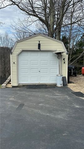 440 Chapeldale Dr, Upper Burrell, PA 15613