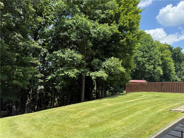 440 Chapeldale Dr, Upper Burrell, PA 15613