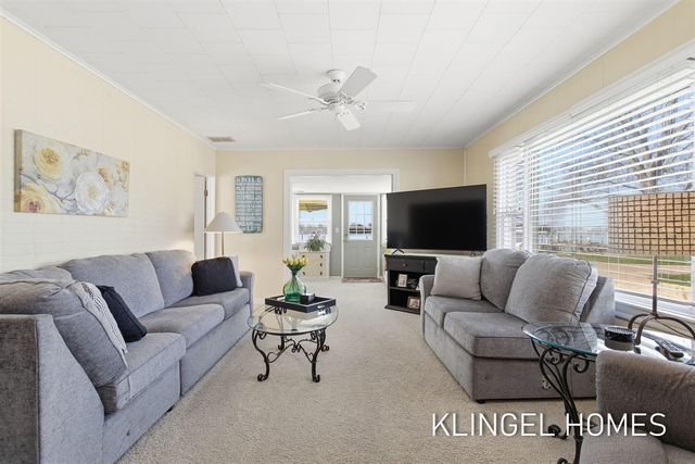 16527 Lakeview Street, Spring Lake, MI 49456