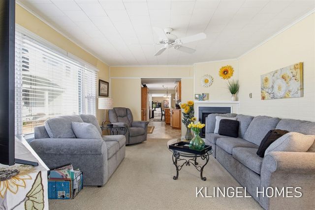 16527 Lakeview Street, Spring Lake, MI 49456