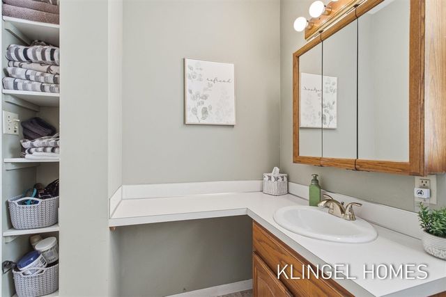 16527 Lakeview Street, Spring Lake, MI 49456