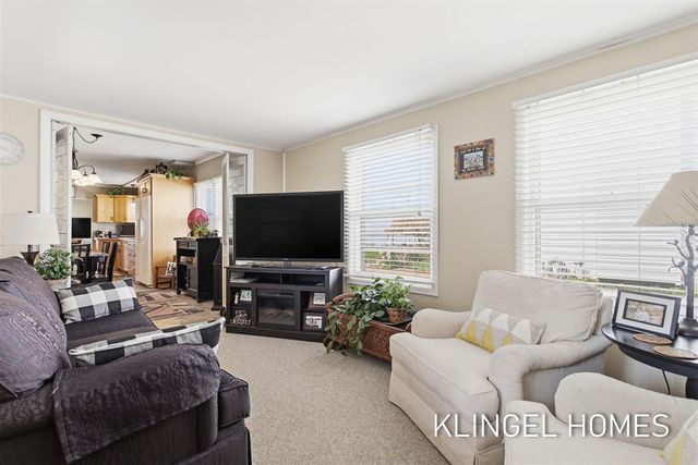 16527 Lakeview Street, Spring Lake, MI 49456