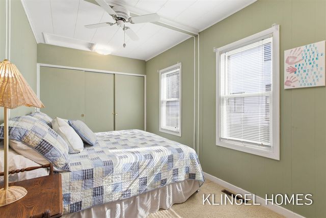 16527 Lakeview Street, Spring Lake, MI 49456