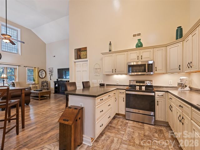7 Bage Street, Waynesville, NC 28786