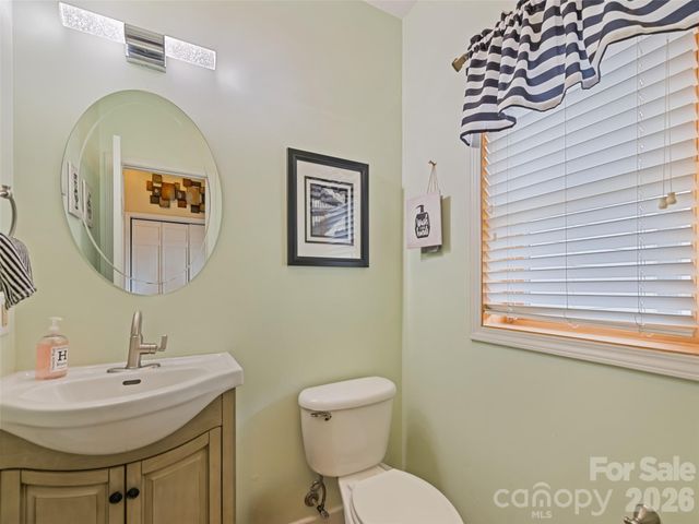 7 Bage Street, Waynesville, NC 28786