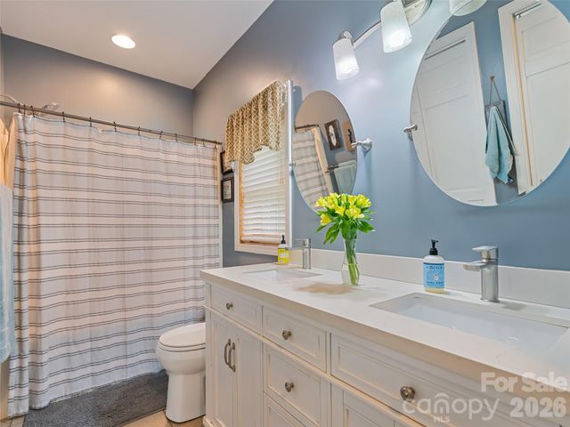 7 Bage Street, Waynesville, NC 28786