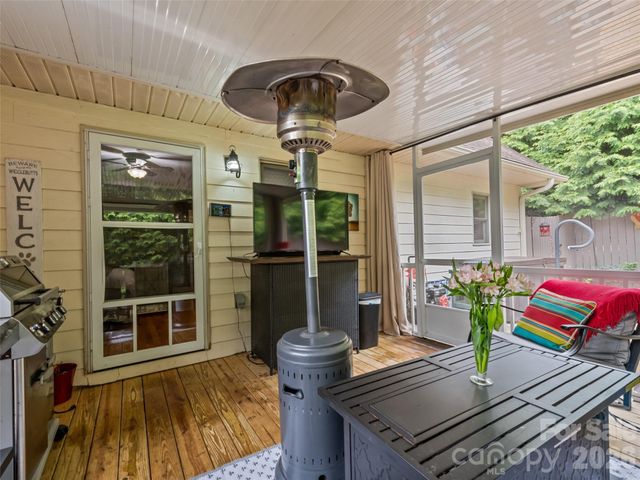 7 Bage Street, Waynesville, NC 28786
