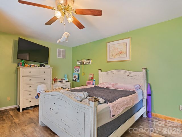 7 Bage Street, Waynesville, NC 28786