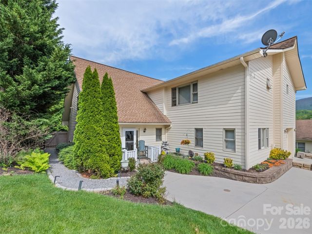 7 Bage Street, Waynesville, NC 28786