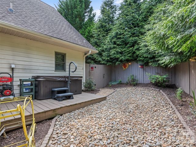 7 Bage Street, Waynesville, NC 28786
