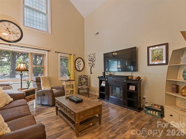 7 Bage Street, Waynesville, NC 28786