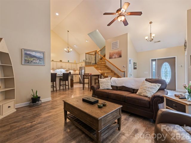 7 Bage Street, Waynesville, NC 28786