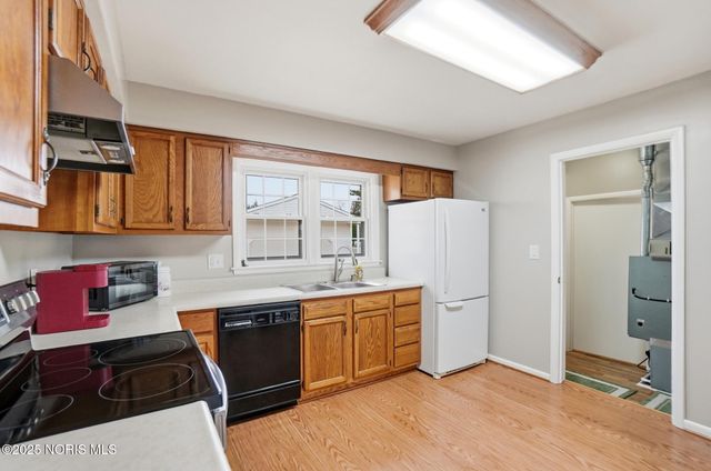 242 E Yates Avenue, Findlay, OH 45840