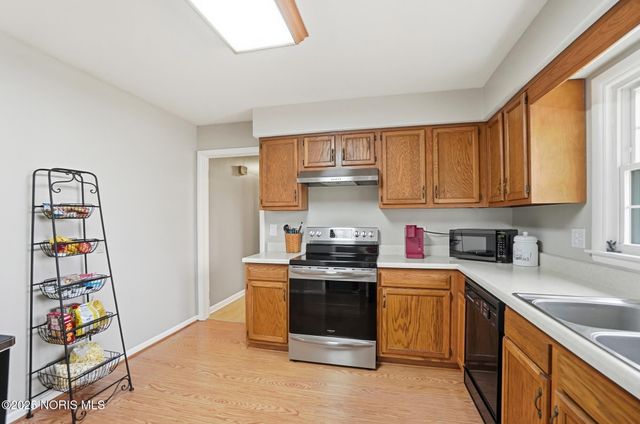 242 E Yates Avenue, Findlay, OH 45840