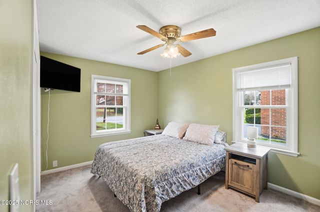 242 E Yates Avenue, Findlay, OH 45840