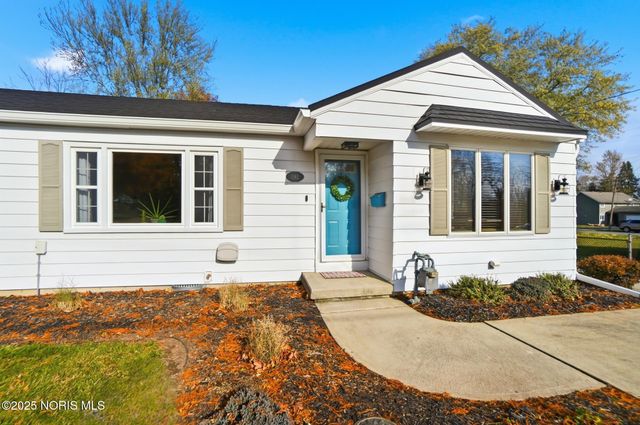 242 E Yates Avenue, Findlay, OH 45840