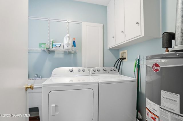 242 E Yates Avenue, Findlay, OH 45840