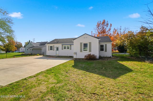 242 E Yates Avenue, Findlay, OH 45840