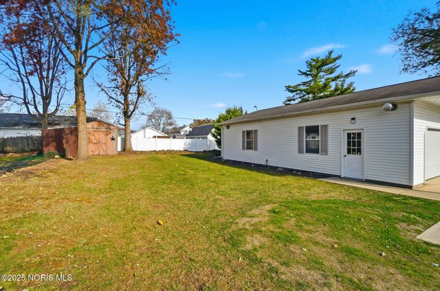 242 E Yates Avenue, Findlay, OH 45840