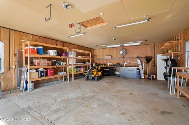 242 E Yates Avenue, Findlay, OH 45840