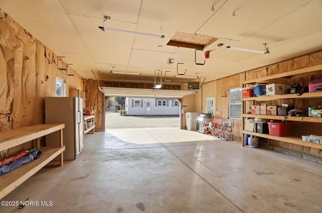 242 E Yates Avenue, Findlay, OH 45840