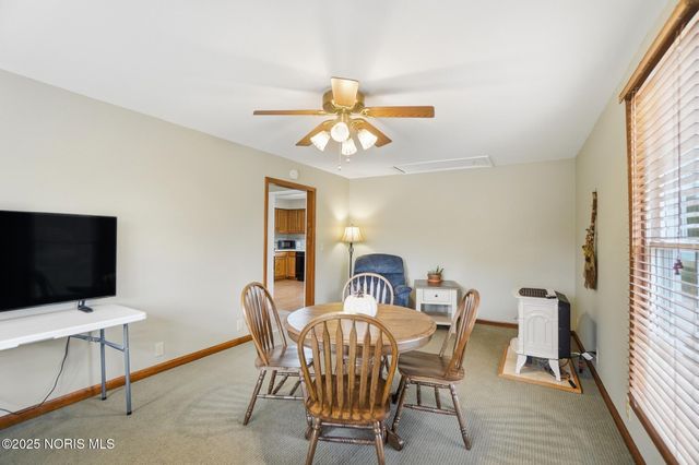 242 E Yates Avenue, Findlay, OH 45840