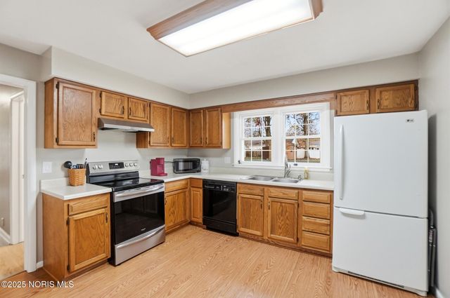 242 E Yates Avenue, Findlay, OH 45840