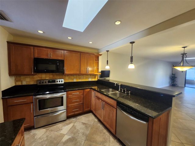 201 Dunwoody Lane 17-87, Hollywood, FL 33021