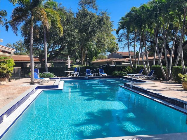 201 Dunwoody Lane 17-87, Hollywood, FL 33021