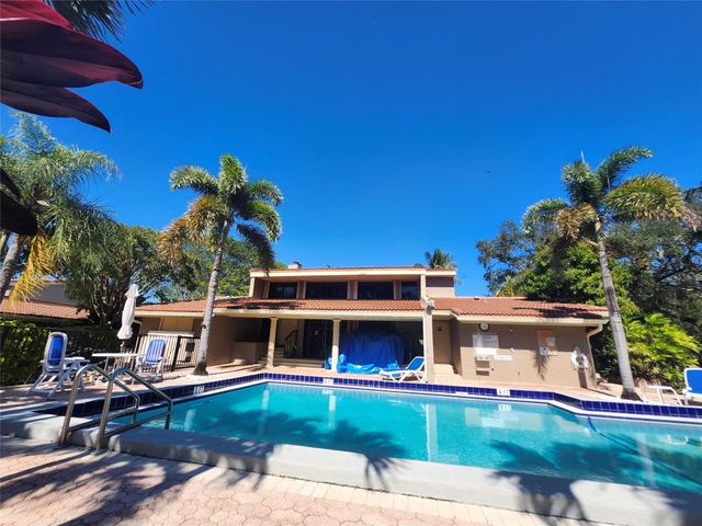 201 Dunwoody Lane 17-87, Hollywood, FL 33021