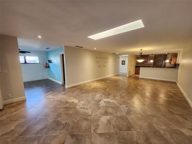 201 Dunwoody Lane 17-87, Hollywood, FL 33021