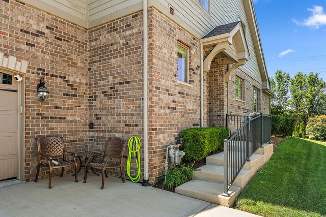 9868 Folkers Drive, Frankfort, IL 60423