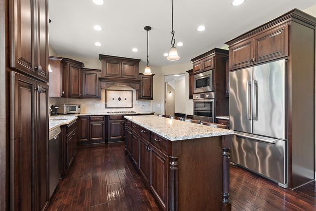 9868 Folkers Drive, Frankfort, IL 60423