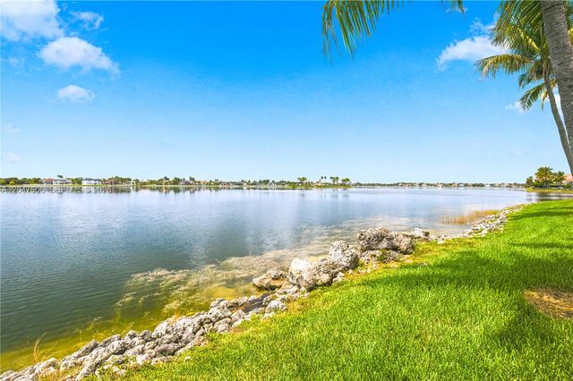 3061 SW 189th Ter, Miramar, FL 33029