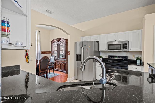 1754 TALL TREE Drive E, Jacksonville, FL 32246