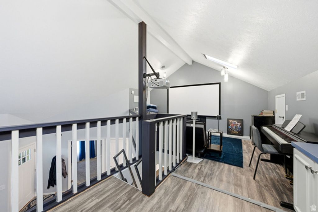 Image 17 of property listing at 1406 W BEACON HILL DR, Taylorsville, UT 84123