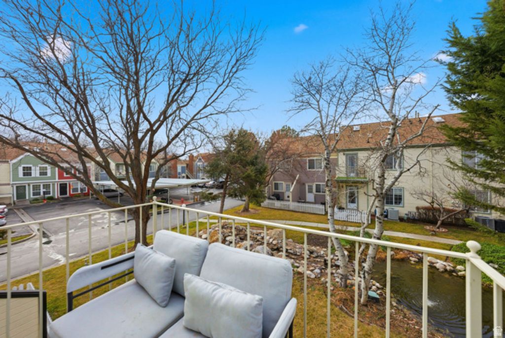 Image 21 of property listing at 1406 W BEACON HILL DR, Taylorsville, UT 84123