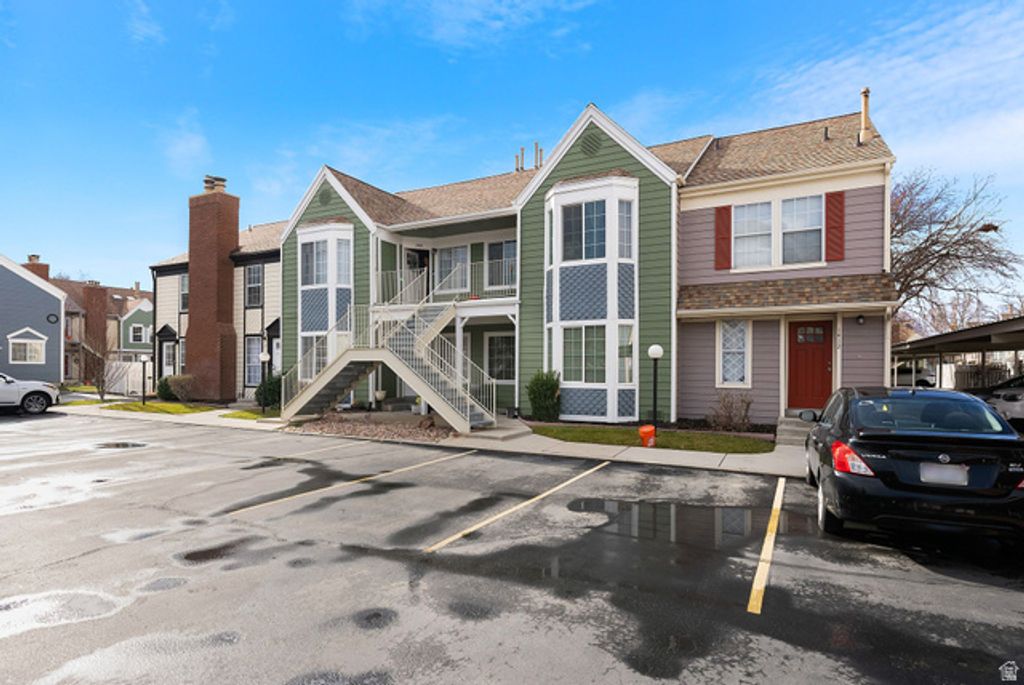 Image 23 of property listing at 1406 W BEACON HILL DR, Taylorsville, UT 84123