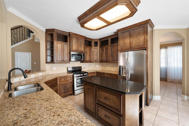 2438 Ripplewood Drive, Conroe, TX 77384