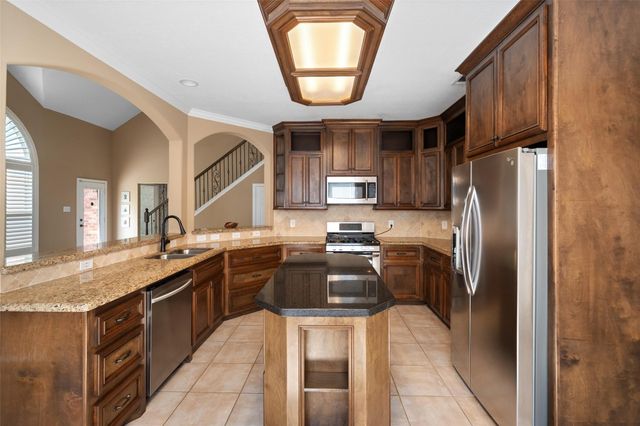 2438 Ripplewood Drive, Conroe, TX 77384