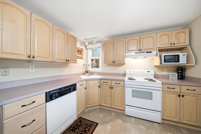 54 Emerald Drive, Hillsborough, NH 03244