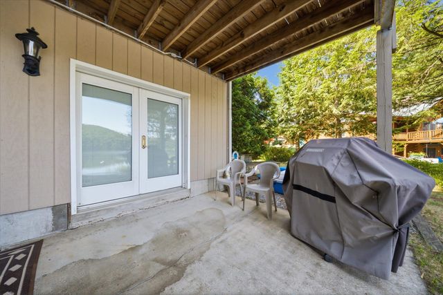 54 Emerald Drive, Hillsborough, NH 03244
