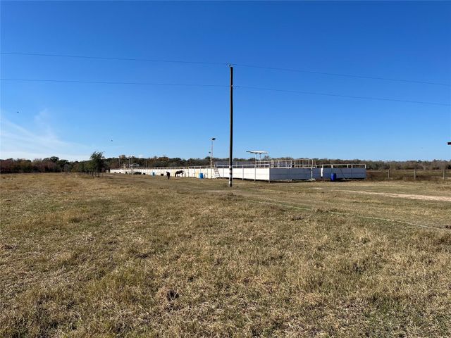 6817 Fm 1952 Road, Wallis, TX 77485