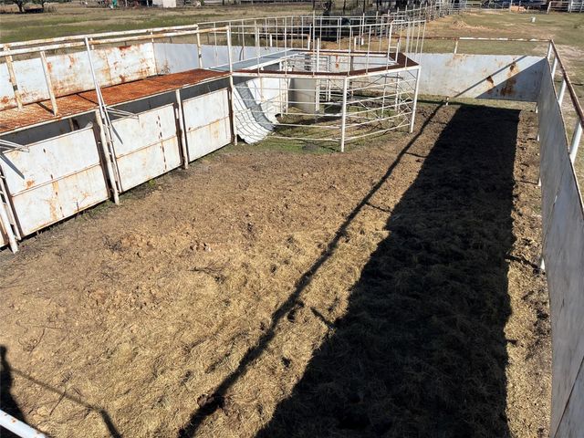 6817 Fm 1952 Road, Wallis, TX 77485