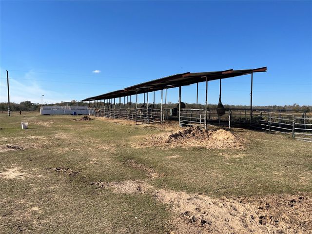 6817 Fm 1952 Road, Wallis, TX 77485